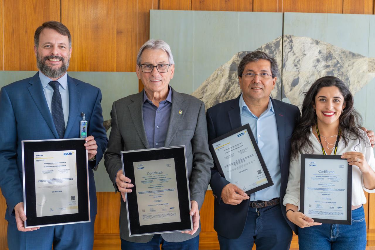 Entrega das certificações ISO 20121 e ISO 14068-1 no Palácio do Planalto
